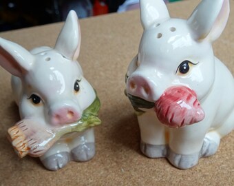 Pink Pig pair salt and pepper shakers