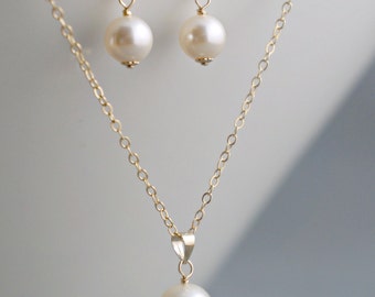 Popular items for ivory pearl set on Etsy