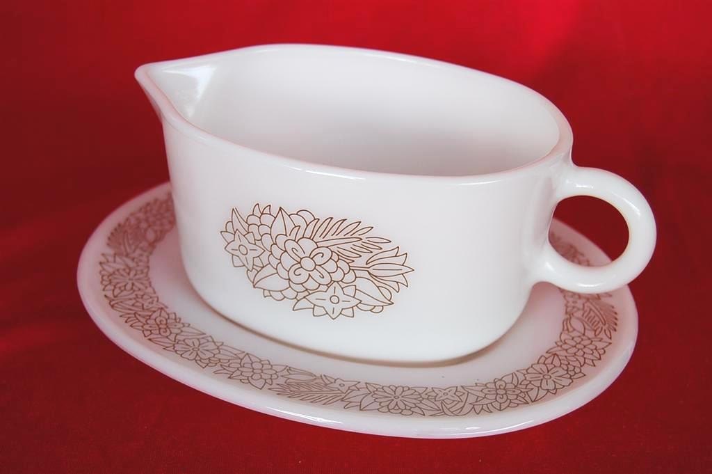 Vintage Pyrex WOODLAND Gravy Boat and Underplate for Gravy and Salad Dressing Haute Juice