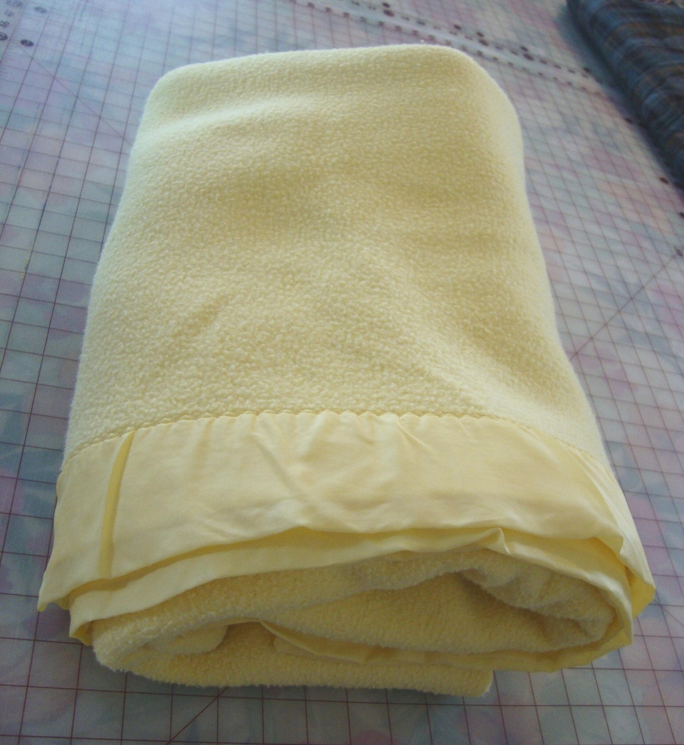 Vintage Yellow Chatham Purrey Blanket 73 x 69Original Tag