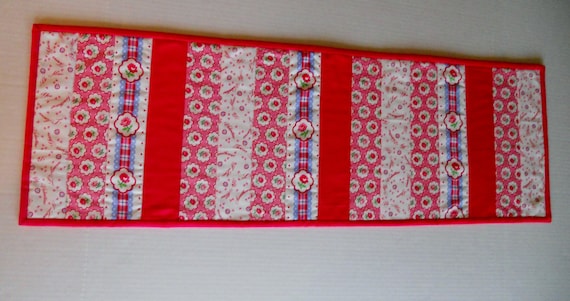 Valentine Quilted Table Runner Flowers Hearts Red, Pink, Blue