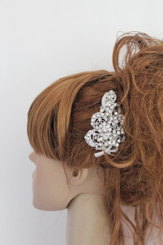 Vintage Inspired Pearls bridal hair comb Swarovski pearl