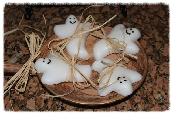 Items similar to Primitive Halloween Fall Ghost Wax Cookie Tart Melt ...