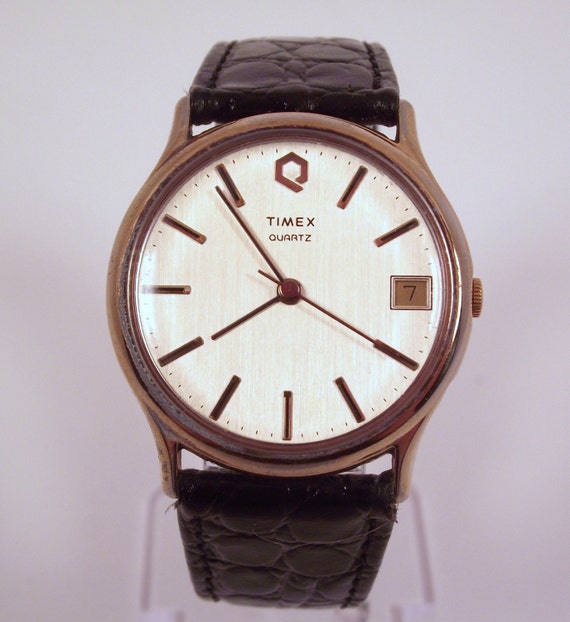 Items similar to Vintage 1987 Timex Q Quartz Retro Style Men's Watch W