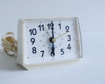 Cream Electric Clock - Westclox - Bold II - Alarm Clock - Dialite - Off White