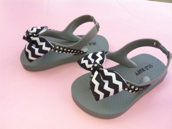Items similar to Toddler Girls Black and Gray Flip Flops with Chevron ...