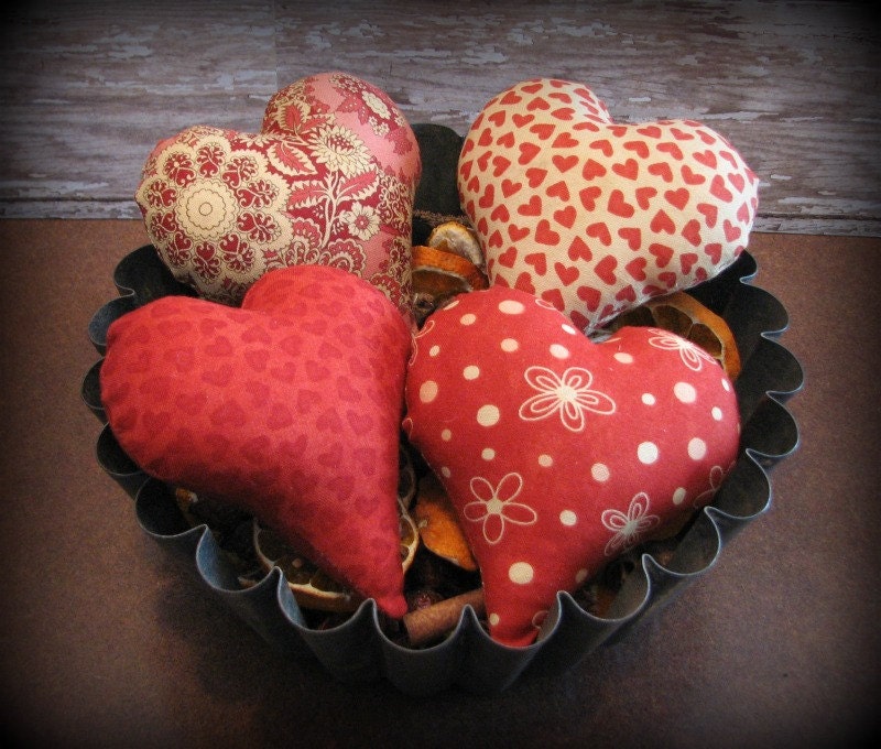 Primitive Heart Bowl Filler Valentines Decoration