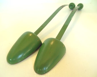 Vintage Green Shoe Stretchers Wooden 50's (item 10)
