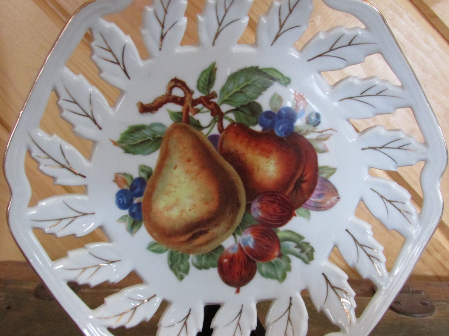 Vintage Handpainted Decorative Fruit Plate by DocsCollectables