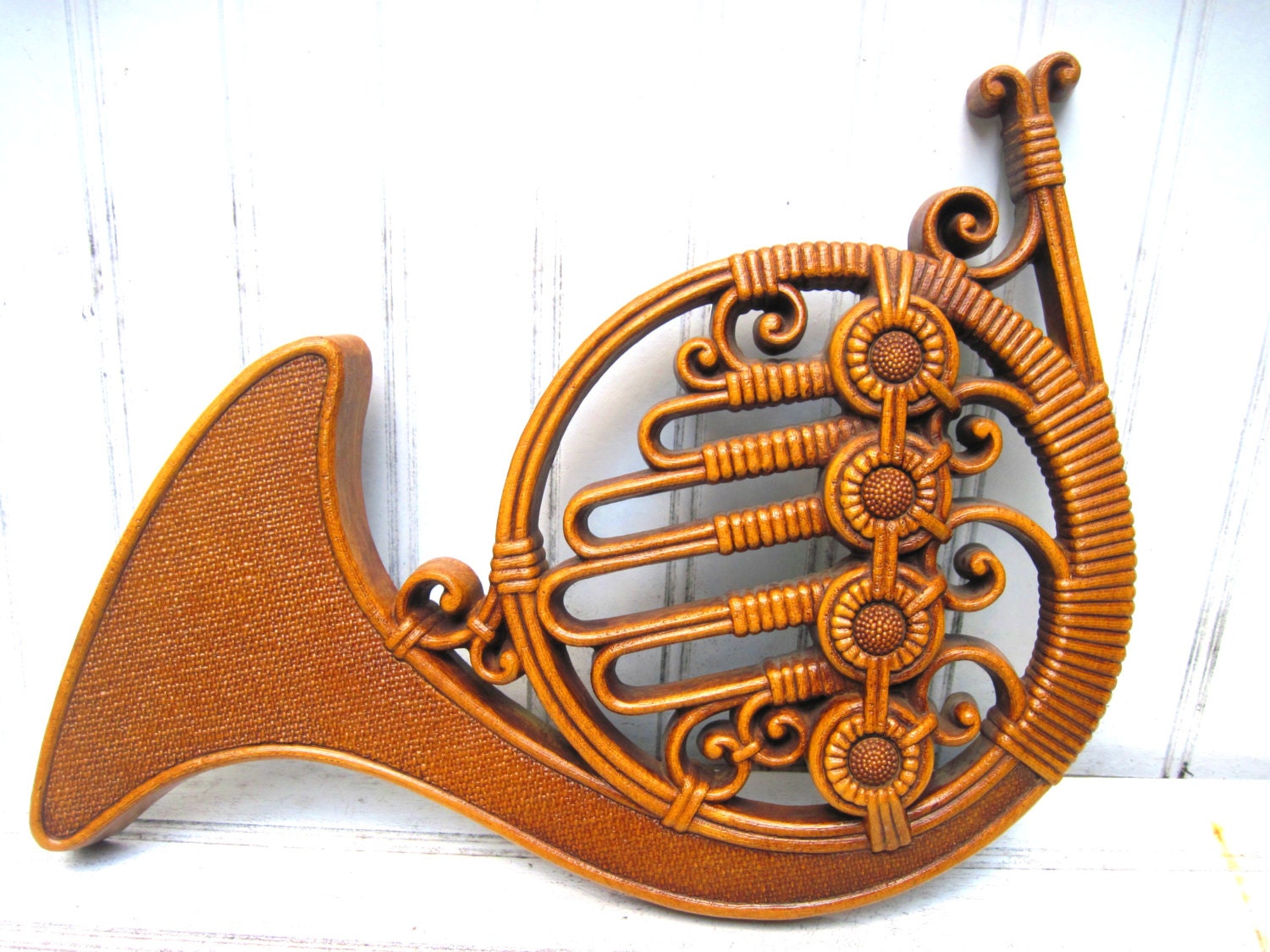 Retro French horn wall art plaque wicker rattan look