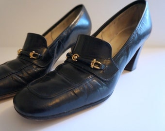 Beautiful 1960's Vintage Black Leather Heels Made by Florsheim - Women's Shoes Size 8