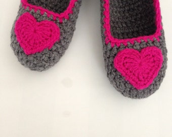 Super Chunky, Simply slippers , Adult Crochet Slippers , Pink heart slippers, house shoes