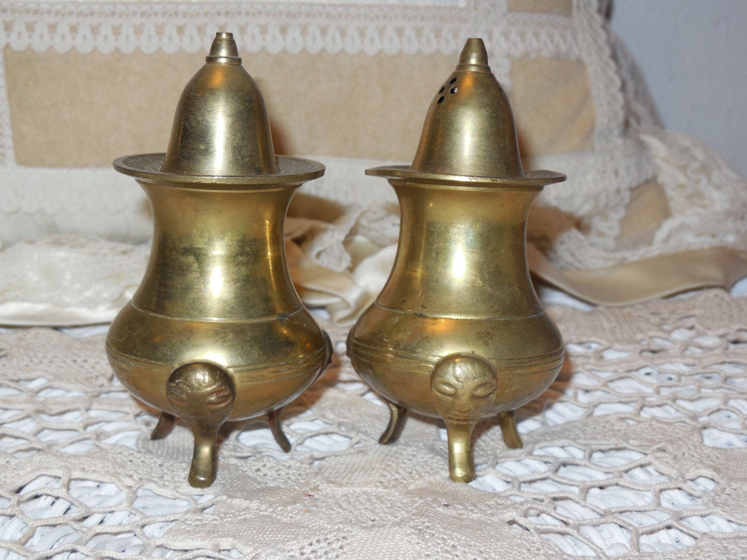 Pretty Brass Salt and Pepper Shakers Set with Lion Face on