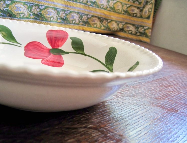 Southern Potteries Blue Ridge Pottery Red Floral Vegetable