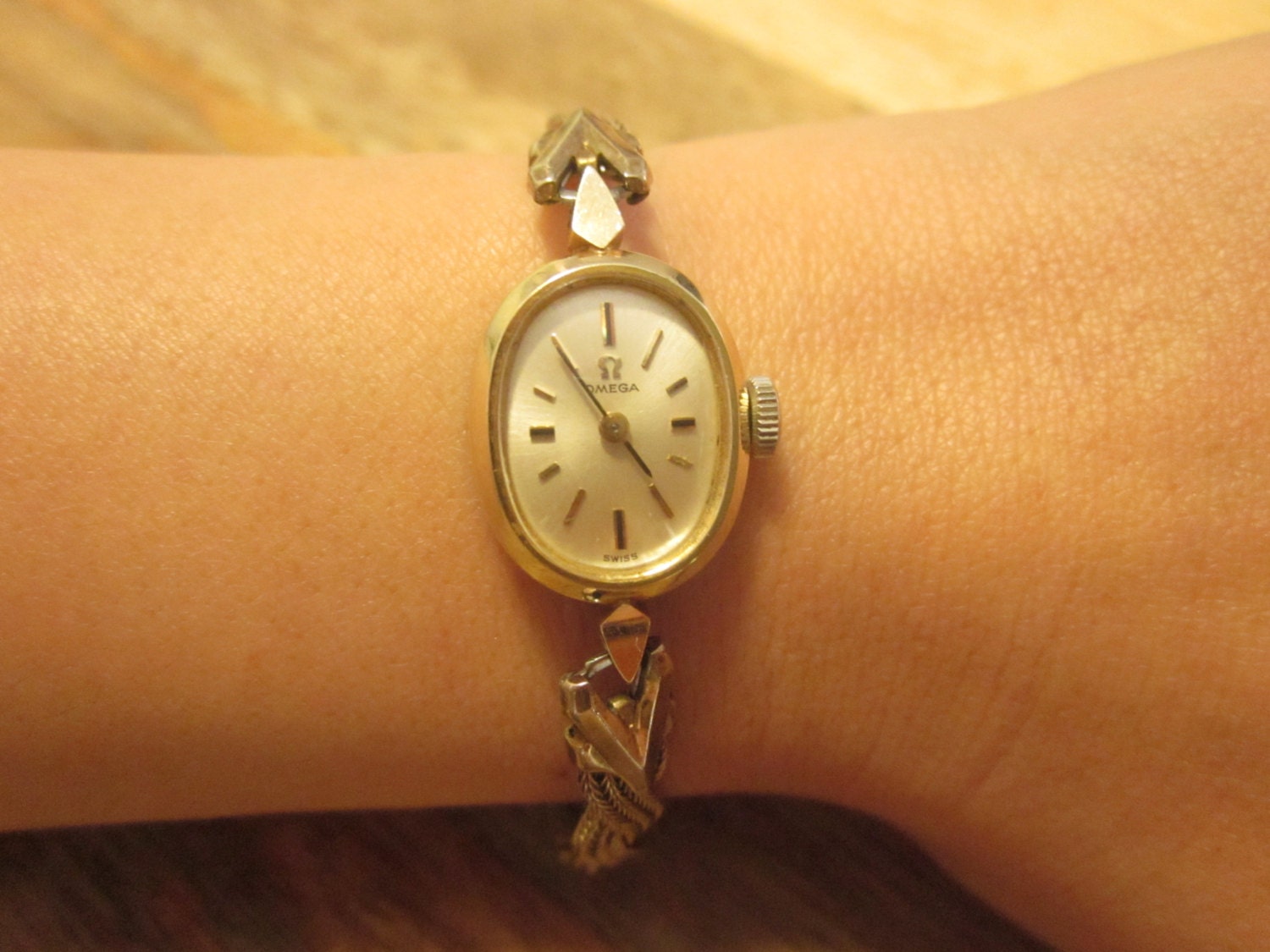 OMEGA WOMEN'S Watch SALE