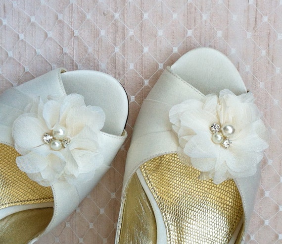 Ivory Chiffon Shoe Clips Set of 2 NEW 2013 by bigrockbridal