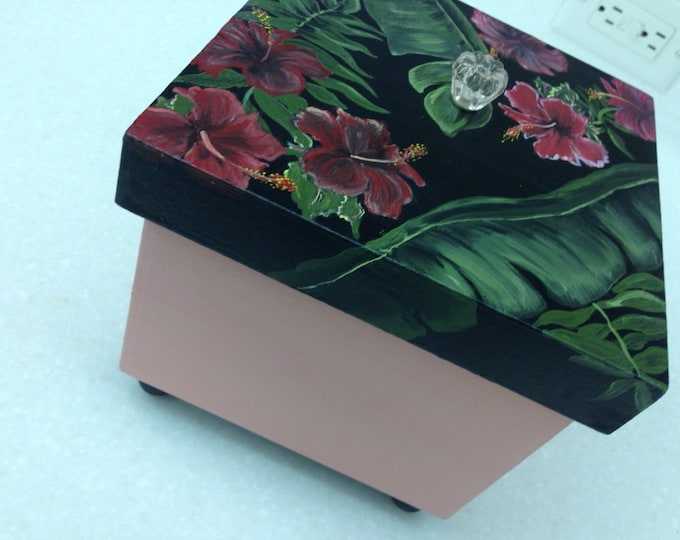 Hibiscus adorn this Solid Wood Box with Lid and Glass Knob on Top.