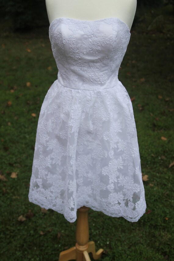 Vintage White Floral Lace Mid Length Wedding Dress With