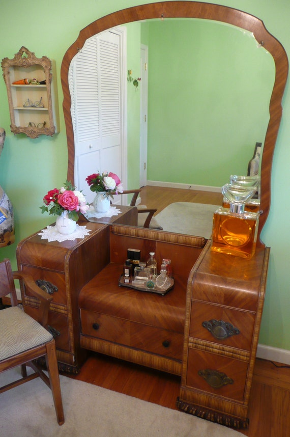 Lovely Deco Waterfall Vanity Mirror and Bench