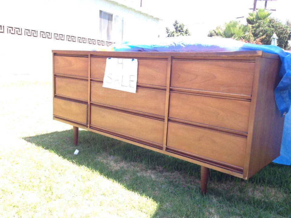 Mid Century 9 Drawer Dresser