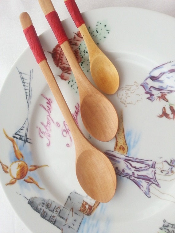 Items similar to Wooden Spoons Set of 3 red on Etsy