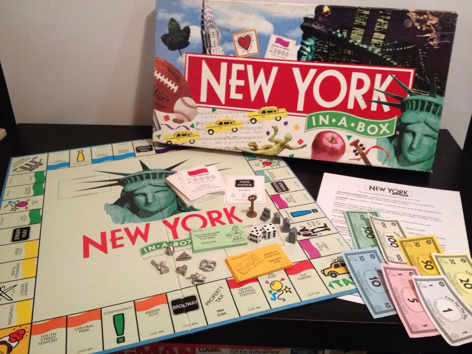 New York In A Box 1991 Vintage 1990s Monopoly by RedStarArts
