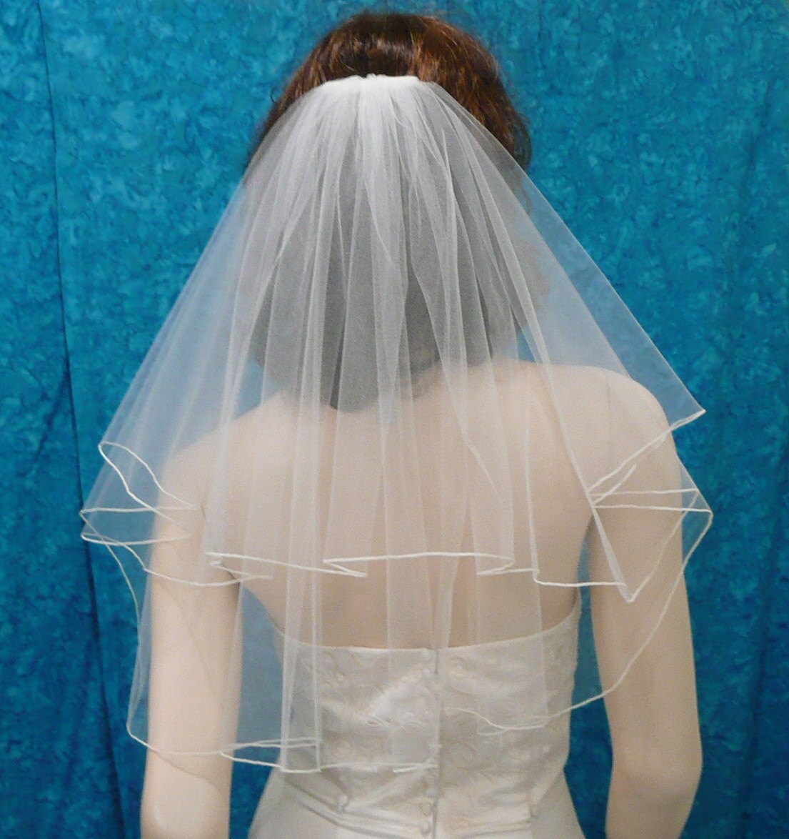 short two tier circle cut bridal veil by BellaBridalVeils on Etsy