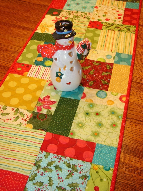 in table Gold and Patchwork Quilted runner christmas aqua Green  Red  Table Christmas  Modern Runner