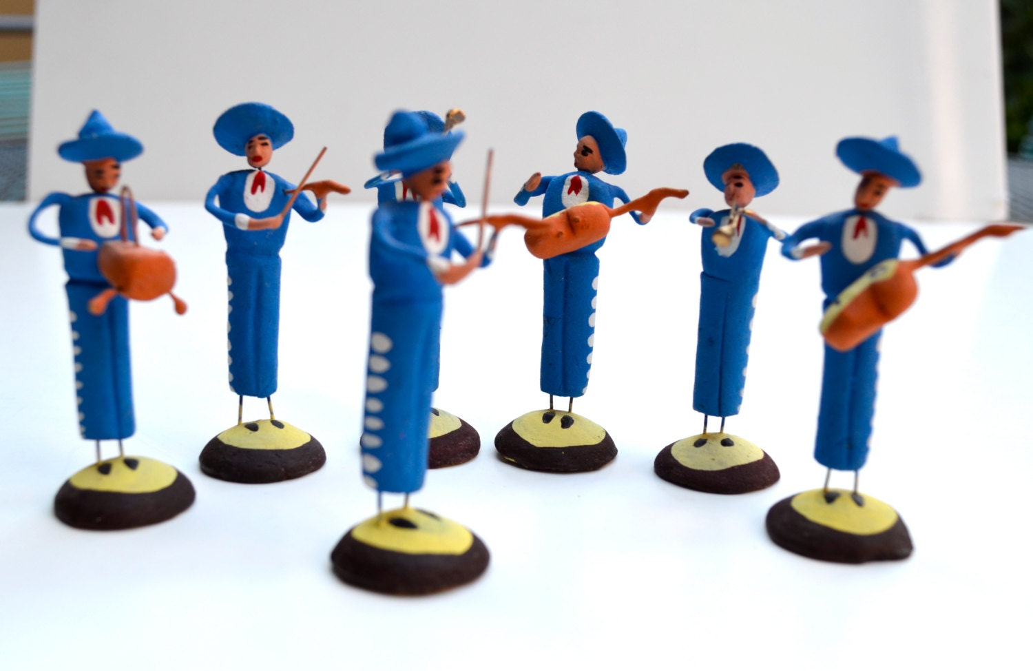 little mexican figurines