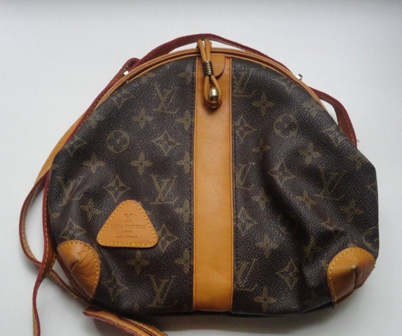Vintage Louis Vuitton Cross body LV Logo Pouch Handbag