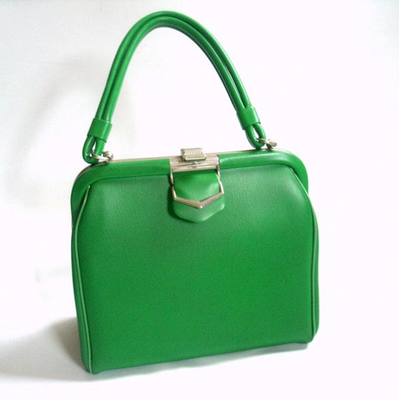Small Vintage Kelly Green Purse by countrysidepeddler on Etsy