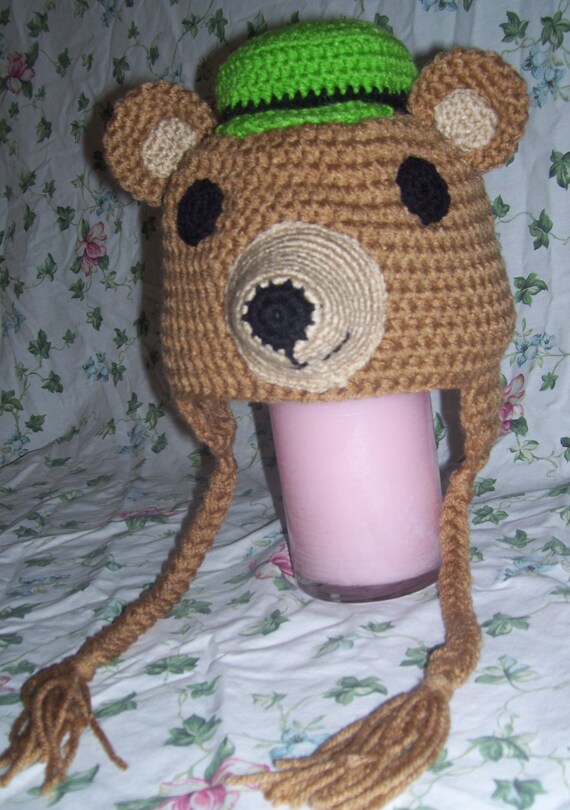 Crocheted Yogi inspired bear hat / photo by QteePatooteescrochet