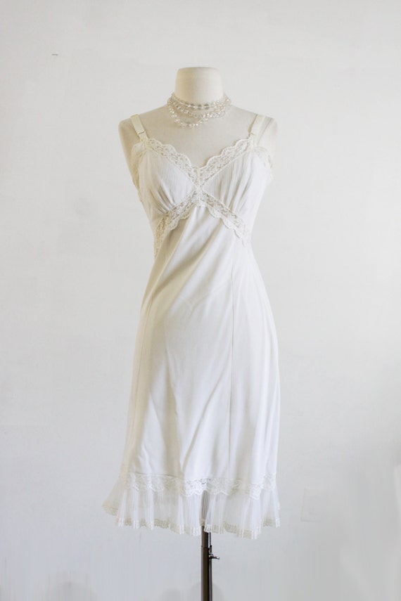 50s MOVIE STAR Luxury Lingerie. Vintage Slip. by SalvatoCollection