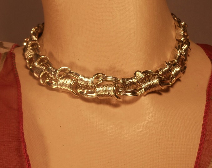 FREE SHIPPING Lisner swirl choker, mid century modern light gold tone link swirl necklace