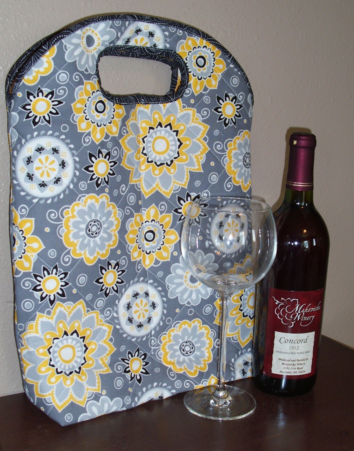 Quilted wine tote bag in sunflower print by JanomeSewWell on Etsy