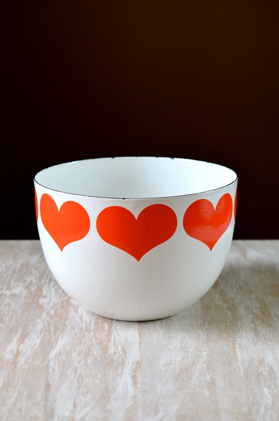 Mid Century Room Divider >> Vintage Finel Finland Enamel Heart Bowl by Kaj Franck Red Mid Century Room Divider >> Vintage Finel Finland Enamel Heart Bowl by Kaj Franck Red