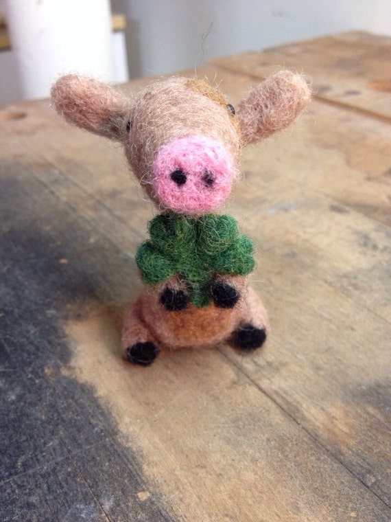 Luck of the Irish Piggy Needle Felting by PigsFromABlanket