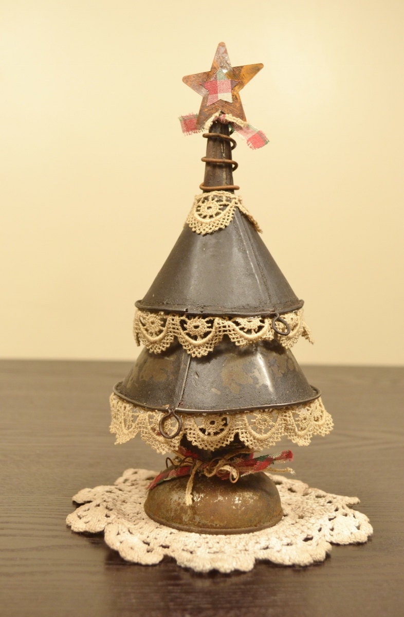 Metal Christmas Tree Small Decoration Rustic Primitive