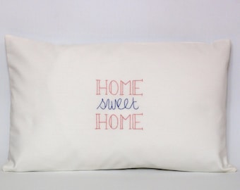 Home sweet home taie de coussin typographique - blanc, corail et bleu roi