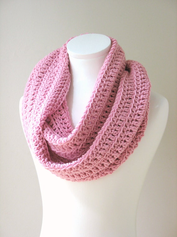 Pink Infinity scarf Chunky crochet scarf Blossom Pink Double