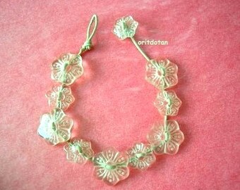 Made to order-Button jewelry, bracelet made of vintage flower glass buttons on leather cord