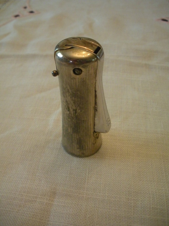 Vintage Round Ronson Cigarette Lighter by WhereTheRoosterCrows