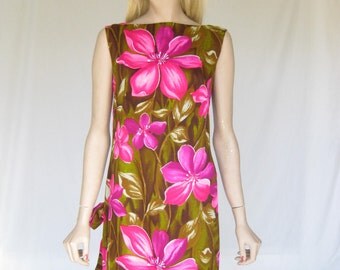 Vintage 60s Mod Hawaiian Tropical Print Dress