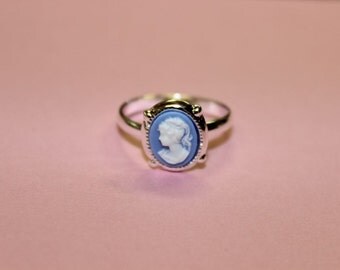 4 Maiden Cameo Ring