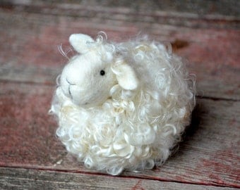 Sheep Felting Kit - Needle Felting Kit - DIY Kit - Craft Kit - Felting Supplies - DIY Craft Kit - Starter Kit - Needle Felted – Beginner