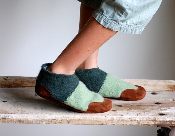 Upcycled Kids Wool Slippers with Leather Soles size by WoolyBaby