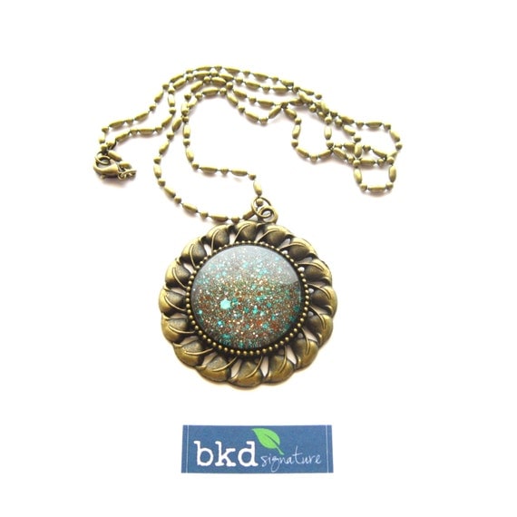 Dirtball Circle with Leaves Shaped Nail Polish Pendant Necklace - Nail Polish Jewelry