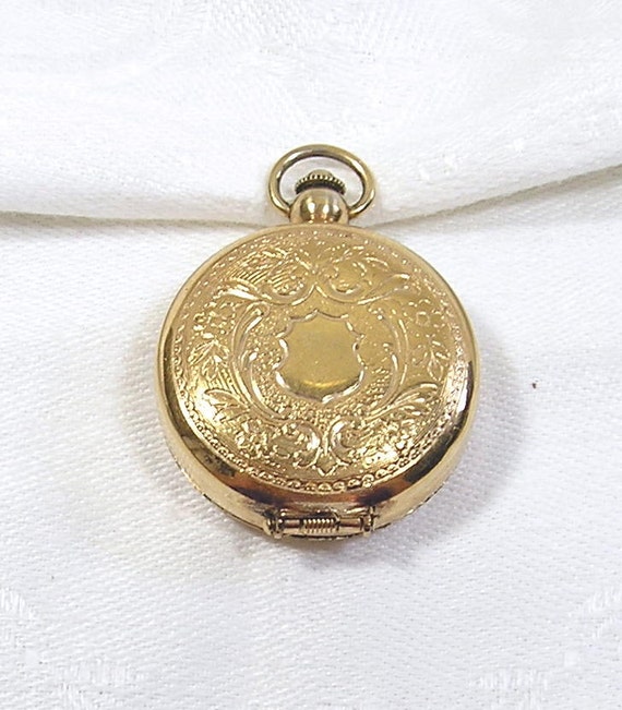 Vintage Waltham Watch Ladies Pocket Gold 17 Jewels Wind Up
