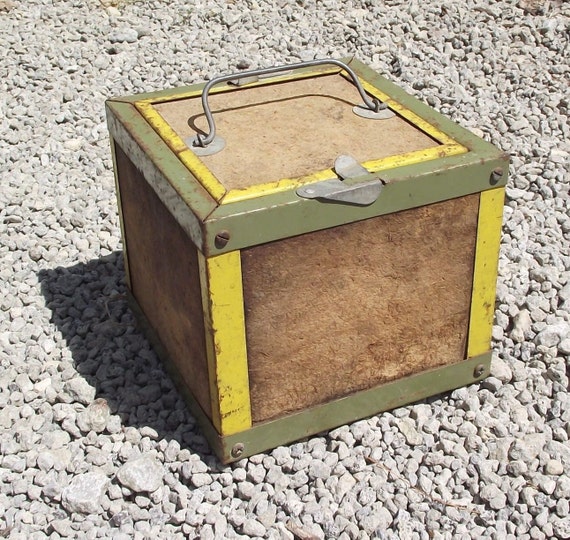 Vintage Fishing Bait Canteen Worm Box