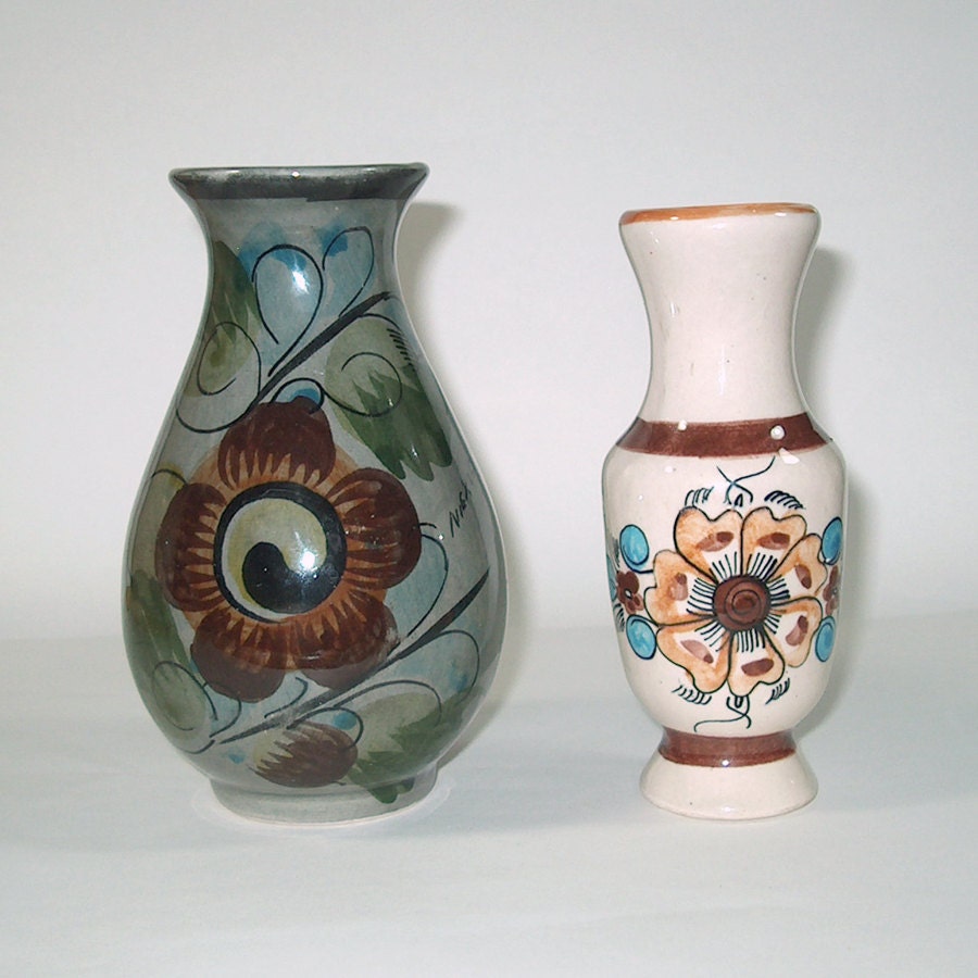 Set Of 2 Vintage Tonala Mexican Folk Art Pottery Vases Set